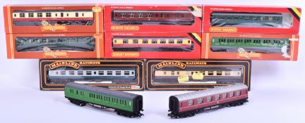 MODEL RAILWAY - X10 ASSORTED OO GAUGE LOCOMOTIVE CARRIAGES
