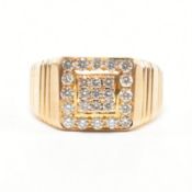 HALLMARKED 18CT GOLD & DIAMOND CLUSTER RING