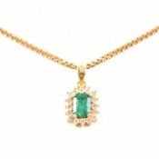 18CT GOLD EMERALD & DIAMOND NECKLACE PENDANT ON CHAIN