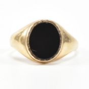 HALLMARKED 9CT GOLD & ONYX SIGNET RING