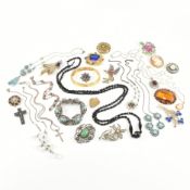 COLLECTION OF ASSORTED COSTUME JEWELLERY