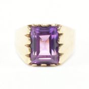 VINTAGE HALLMARKED 9CT GOLD & SYNTHETIC SAPPHIRE DRESS RING