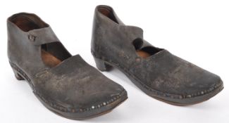 PAIR OF EDWARDIAN 1900'S BLACK LEATHER WOMENS SHOES