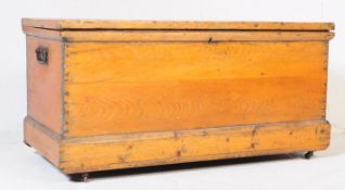 VICTORIAN 19TH CENTURY COUNTRY PINE CHEST OF DRAWERS