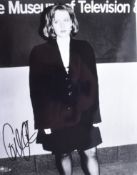 GILLIAN ANDERSON - THE X FILES - AUTOGRAPHED 8X10