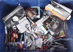 TRADING CARDS - LARGE COLLECTION OF LOOSE CARDS