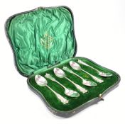 EDWARDIAN CASED SET OF HALLMARKED SILVER TEASPOONS