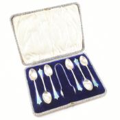 GEORGE V CASED HALLMARKED SILVER SPOONS WITH SILVER PLATE SUGAR TONGS