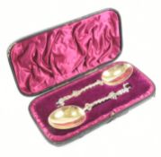 CASED PAIR OF VICTORIAN HALLMARKED SILVER SERVING SPOONS - LADY JUSTICE