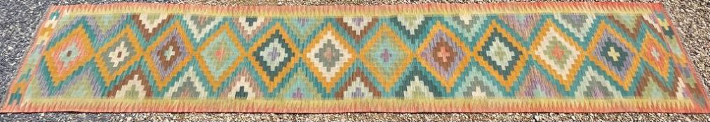20TH CENTURY ANATOLIAN TURKISH KILIM FLOOR RUNNER RUG