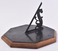 18TH CENTURY AMERICAN BRONZE SUNDIAL - 