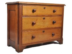 19TH CENTURY VICTORIAN MAHOGANY CHEST OF DRAWERS