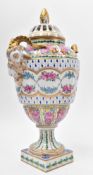 EARLY 20TH CENTURY GERMAN DRESDEN FINE BONE CHINA RAM VASE