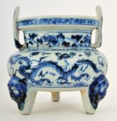 19TH CENTURY CHINESE QING BLUE & WHITE TRIPOD CENSOR