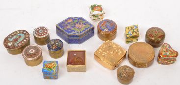 COLLECTION OF ENAMEL CLOISONNE TRINKET / SNUFF BOXES