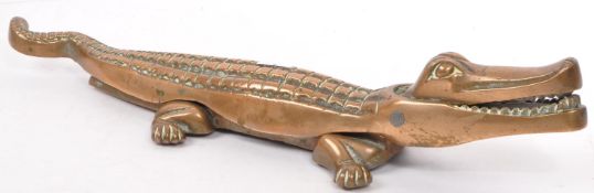 VINTAGE 20TH CENTURY CAST IRON CROCODILE NUT CRACKER