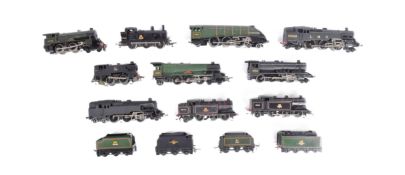 MODEL RAILWAY - COLLECTION OF ASSORTED OO GAUGE LOCOMOTIVES