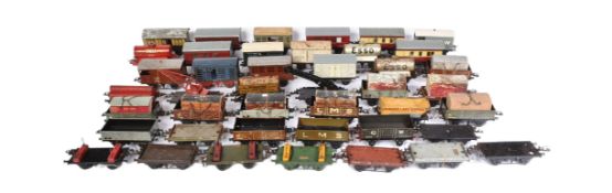 MODEL RAILWAY - HORNBY O GAUGE TINPLATE ROLLING STOCK WAGONS
