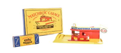 DIECAST - VINTAGE MATCHBOX LESNEY DIECAST GARAGE SHOWROOM