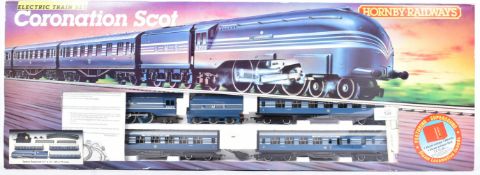 MODEL RAILWAY - HORNBY OO GAUGE CORONATION SCOT TRAIN SET