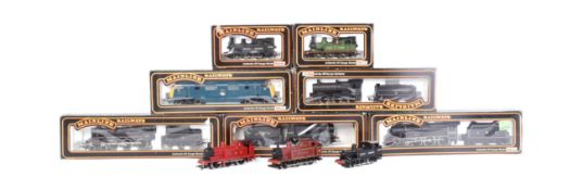 COLLECTION OF ASSORTED MAINLINE OO GAUGE MODEL RAILWAY LOCOMOTIVE