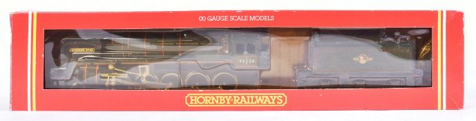 MODEL RAILWAY - HORNBY OO GAUGE MODEL RAILWAY LOCOMOTIVE