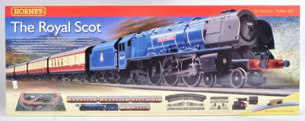 MODEL RAILWAY - HORNBY OO GAUGE PERMANENT WAY TRAINSET