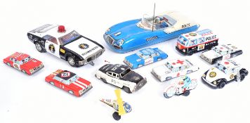 COLLECTION OF VINTAGE JAPANESE TINPLATE TOYS