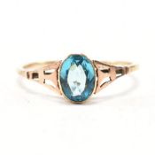 VINTAGE 9CT BICOLOUR GOLD & BLUE STONE SOLITAIRE RING