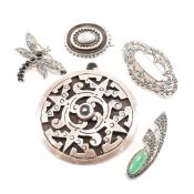 COLLECTION OF ASSORTED SILVER & WHITE METAL BROOCH PINS