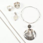 ASSORTED COLLECTION OF 925 SILVER & WHITE METAL CONTEMPORARY JEWELLERY