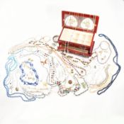 COLLECTION OF ASSORTED VINTAGE & LATER COSTUME JEWELLERY