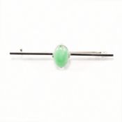 VINTAGE 9CT WHITE GOLD & JADE BAR BROOCH PIN