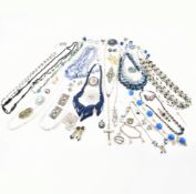 COLLECTION OF ASSORTED ANTIQUE VINTAGE & LATER COSTUME JEWELLERY