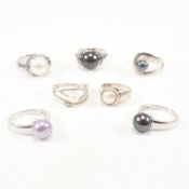 COLLECTION OF ASSORTED 925 SILVER & WHITE METAL RINGS