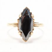 VINTAGE 10CT GOLD & HEMATITE DRESS RING
