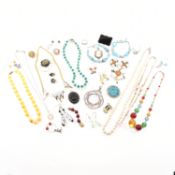 COLLECTION OF ASSORTED COSTUME JEWELLERY