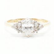 HALLMARKED 14CT GOLD & CUBIC ZIRCONIA CLUSTER RING