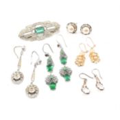 COLLECTION OF YELLOW METAL & COSTUME JEWELLERY