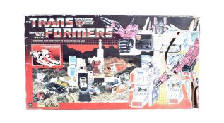 TRANSFORMERS - VINTAGE HASBRO AUTOBOT BATTLE STATION METROPLEX