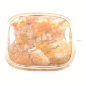 ANTIQUE AGATE & YELLOW METAL BROOCH PIN