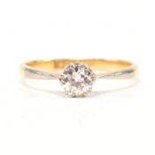VINTAGE 18CT GOLD PLATINUM & DIAMOND SOLITAIRE RING