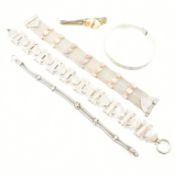 ASSORTED ANTIQUE & LATER SILVER & WHITE METAL JEWELLERY