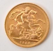 20TH CENTURY 1968 FULL 22CT GOLD SOVEREIGN COIN - 8.1G