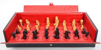 VINTAGE STUDIO ANNE CARLTON ENGLAND HARE CHESS SET