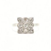 VINTAGE 18CT GOLD PLATINUM & DIAMOND CLUSTER RING