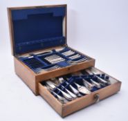 EARLY 20TH CENTURY MAHOGANY CANTEEN OF EPNS CUTLERY