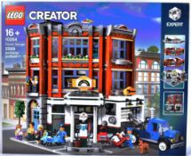 LEGO SET - CREATOR - 10264 - CORNER GARAGE