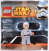 LEGO - STAR WARS - ADMIRAL YULAREN MINIFIGURE