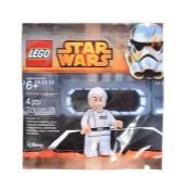 LEGO - STAR WARS - ADMIRAL YULAREN MINIFIGURE